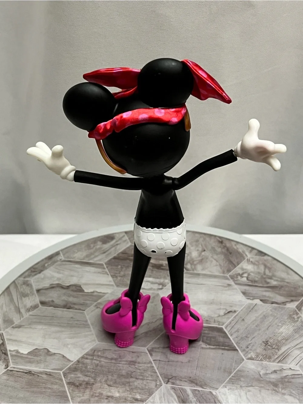 Disney Minnie Mouse Fashion Doll Figure Pink Bow Sunglasses Shoes 9.5”